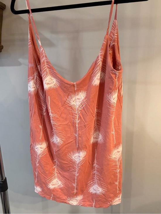 Gypsy by the Sea Tops - Women's Coral Feather-Print Spaghetti Strap Camisole women’s size medium
